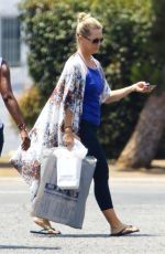 JENNIE GARTH Shopping at Big 5 in Los Angeles 07/16/2018