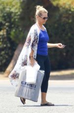 JENNIE GARTH Shopping at Big 5 in Los Angeles 07/16/2018