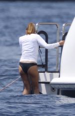 JENNIFER FLANVIN, SISTINE, SOPHIA and SCARLET STALLONE at a Yacht in Nice