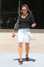 JENNIFER GARNER Out and About in Los Angeles 07/22/2018