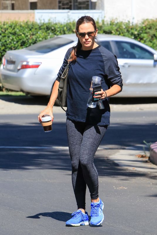 JENNIFER GARNER Out for Coffee in Los Angeles 07/23/2018