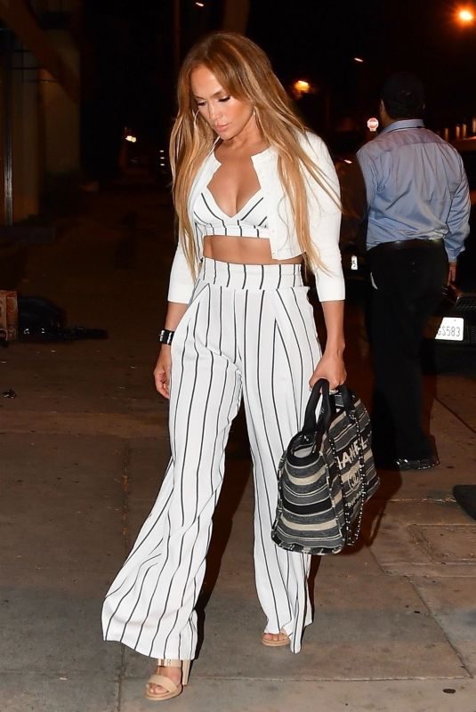 JENNIFER LOPEZ Out for Dinner at Craig’s Restaurant in West Hollywood 07/08/2018