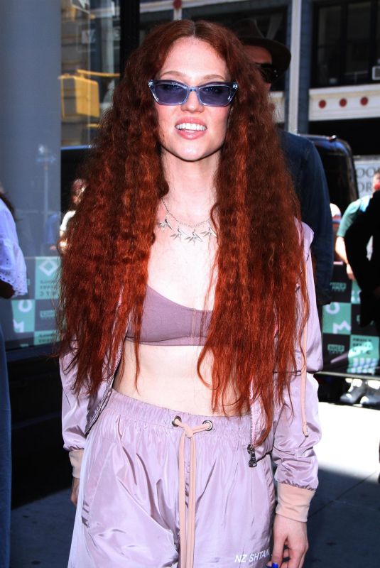 JESS GLYNNE at Build Series in New York 07/10/2018