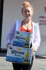 JULIANNE HOUGH Buying a Boxes of Beer in Studio City 07/04/2018