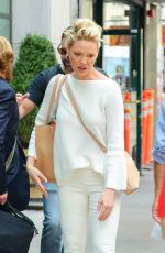 KATHERINE HEIGL and Josh Kelley Leaves Their Hotel in New York 07/13/2018