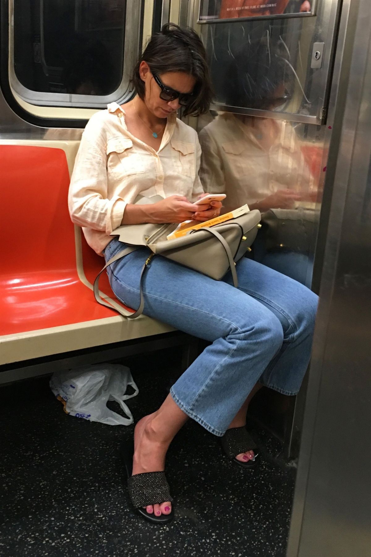 KATIE HOLMES on Subway in New York 07/26/2018 – HawtCelebs