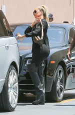 KHLOE KARDASHIAN Out in Los Angeles 07/19/2018