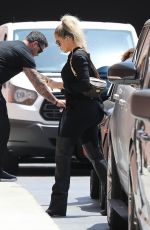 KHLOE KARDASHIAN Out in Los Angeles 07/19/2018