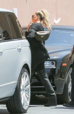 KHLOE KARDASHIAN Out in Los Angeles 07/19/2018