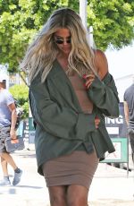KIM, KOURTNEY and KHLOE KARDASHIAN at Art Studio in Los Angeles 07/23/2018