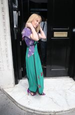 KYLIE MINOGUE Arribes at BBC Radio in London 07/11/2018