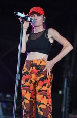 MANDY LEE Performs at Coral Sky Amphitheatre in West Palm Beach 06/29/2018