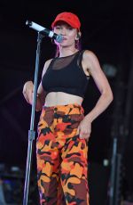 MANDY LEE Performs at Coral Sky Amphitheatre in West Palm Beach 06/29/2018