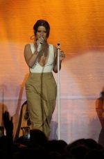 MAREN MORRIS Performs at KM De Kantagens Hall in Rio De Janeiro 07/08/2018