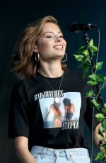 NINA NESBITT Performs at Wireless Festival in Finsbury Park in London 07/08/2018