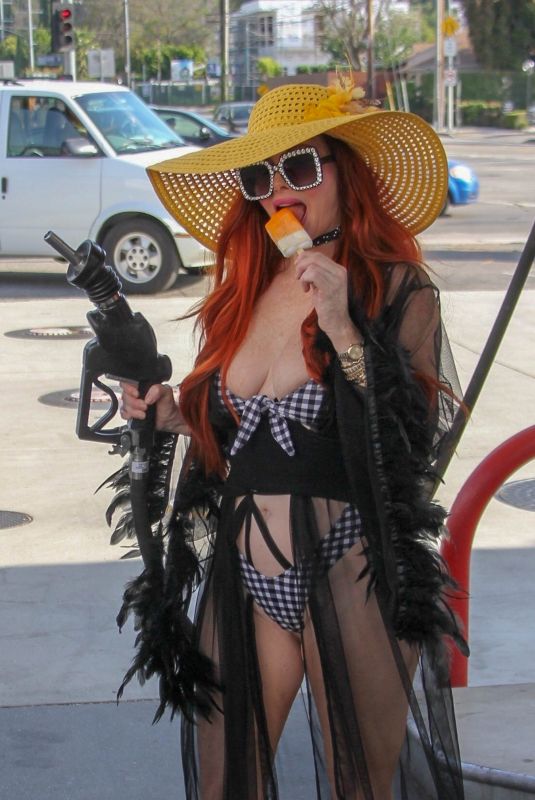 PHOEBE PRICE at a Gas Station in Beverly Hills 07/07/2018