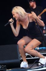 PIXIE LOTT Performs at Cornbury Festival 2018 in hipping Norton in Oxfordshire 07/14/2018