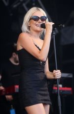 PIXIE LOTT Performs at Cornbury Festival 2018 in hipping Norton in Oxfordshire 07/14/2018