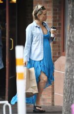 Pregnant KATE HUDSON Out Shopping in Aspen 07/18/2018