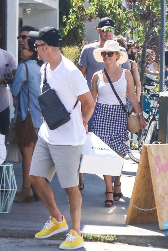 REESE WITHERSPOON and Jim Toth Out in Venice Beach 07/22/2018