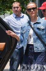 REESE WITHERSPOON at Tavern Restaurant in Brentwood 07/28/2018