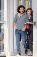 ROSE LESLIE and Kit Harington Shopping for Cat in London 07/11/2018