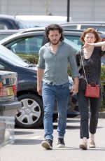 ROSE LESLIE and Kit Harington Shopping for Cat in London 07/11/2018