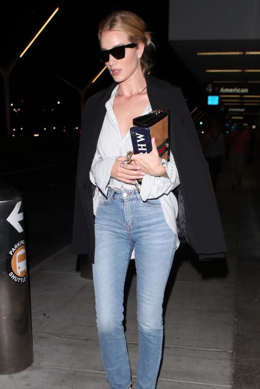 ROSIE HUNTINGTON-WHITELEY Out in Los Angeles 07/19/2018