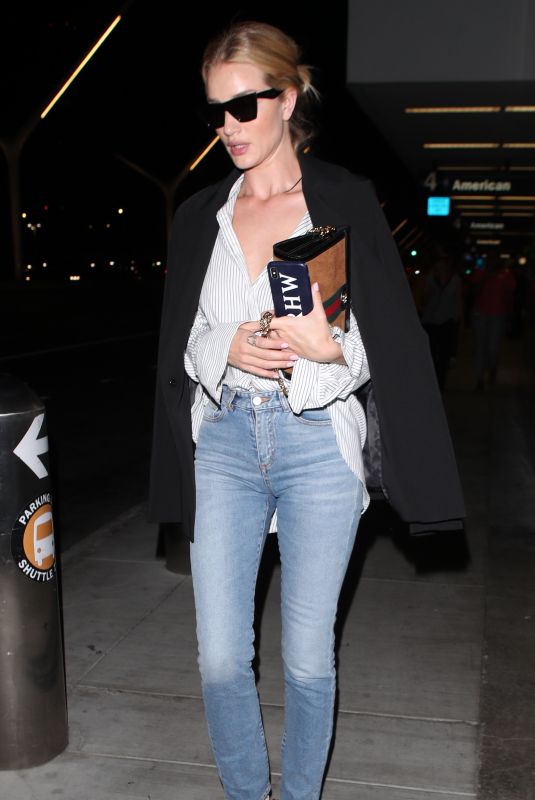 ROSIE HUNTINGTON-WHITELEY Out in Los Angeles 07/19/2018