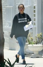 SELENA GOMEZ Leaves Doctor