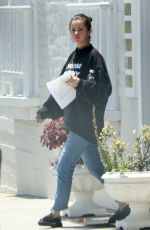 SELENA GOMEZ Leaves Doctor