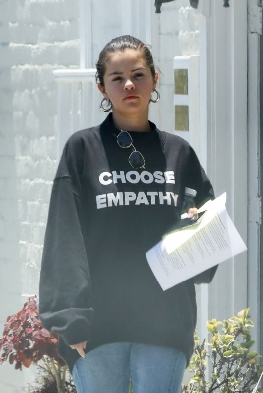 SELENA GOMEZ Leaves Doctor’s Office in Beverly Hills 07/03/2018