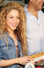 SHAKIRA Arrives at Airport in Istanbul 07/10/2018