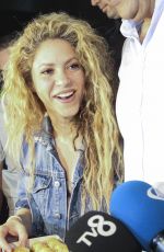 SHAKIRA Arrives at Airport in Istanbul 07/10/2018