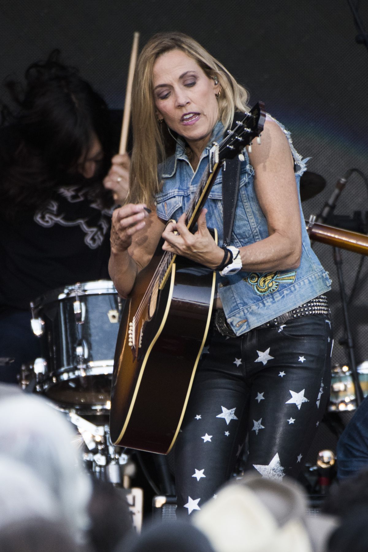 SHERYL CROW Performs at a Concert in Calgary 07/11/2018 – HawtCelebs