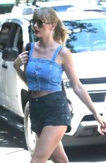 TAYLOR SWIFT Arrives at Doctor Office in New York 07/18/2018