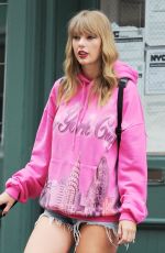 TAYLOR SWIFT in Denim Cutoff Leaves Her Apartment in New York 07/21/2018