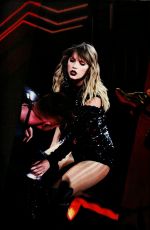 TAYLOR SWIFT - Reputation Tour Book 2018