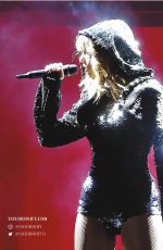 TAYLOR SWIFT - Reputation Tour Book 2018