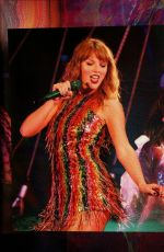 TAYLOR SWIFT - Reputation Tour Book 2018
