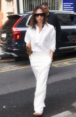 VICTORIA BECKHAM Out and About in Paris 07/05/2018