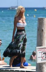 VICTORIA SILVSTEDT Arrivies at Club 55 in St. Tropez 07/24/2018