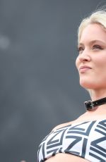 ZARA LARSSON Performs at Lollapalooza Paris Festival 07/21/2018