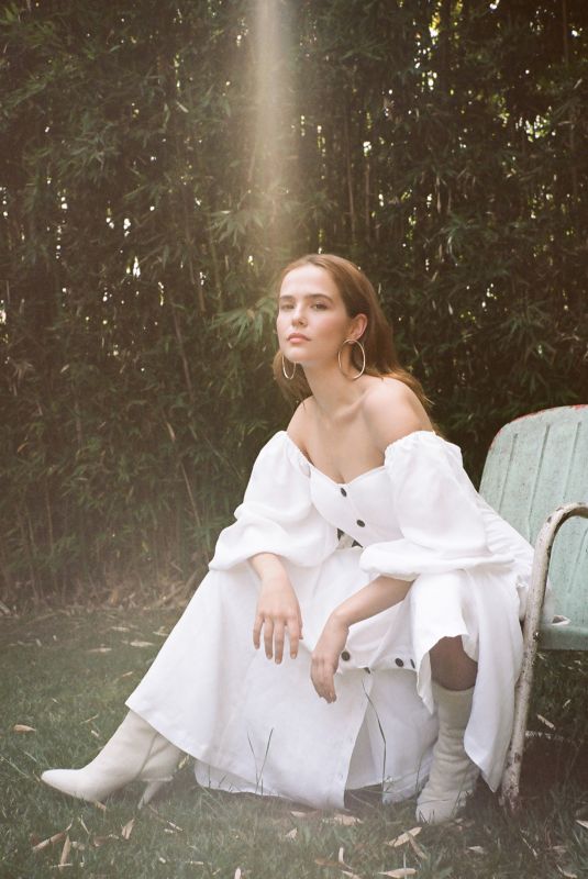 ZOEY DEUTCH for Who What Wear 2018