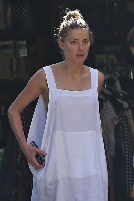 AMBER HEARD Cleaning Out Her Garage in Los Angeles 07/30/2018