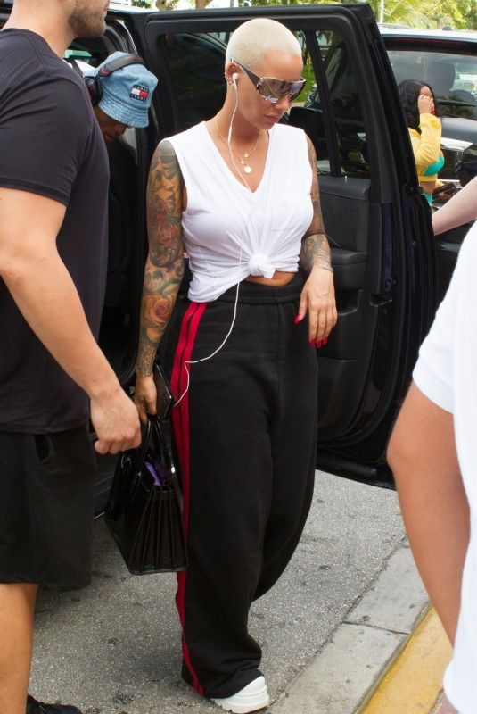 AMBER ROSE Arrives at Sugar Factory in Miami 08/17/2018
