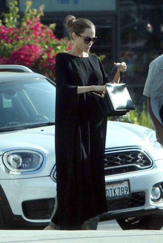 ANGELINA JOLIE Out for Frozen Yogurt in Los Angels 08/19/2018