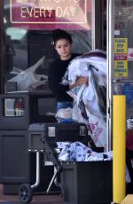 ARIEL WINTER Leaves a Dry Cleaners in Studio City 08/28/2018