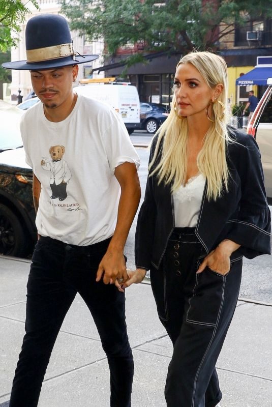 ASHLEE SIMPSON Arrives at Bowery Hotel in New York 08/17/2018