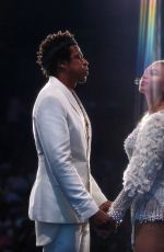 BEYONCE Performs at On the Run II Tour in Chicago 08/10/2018